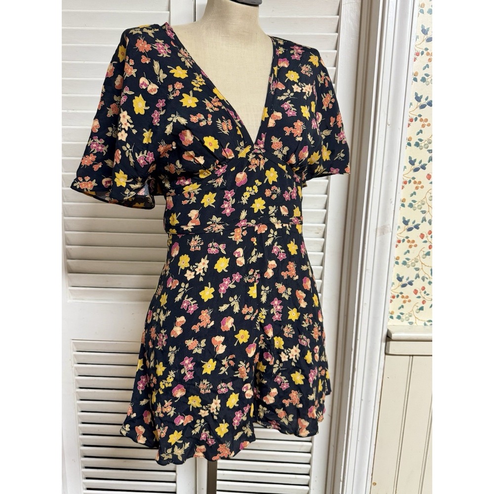 Zara Trafalic Black Floral Viscose Romper V-Neck Flutter Bat Sleeve XS 0/2 EUC